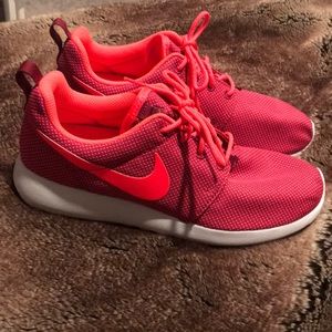 Women’s Nike Roshe Shoes